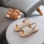Sandal bé gái đan dây cổ điển mùa hè 2024 đế mềm chống trượt giày đi biển trẻ em cỡ lớn thoáng khí