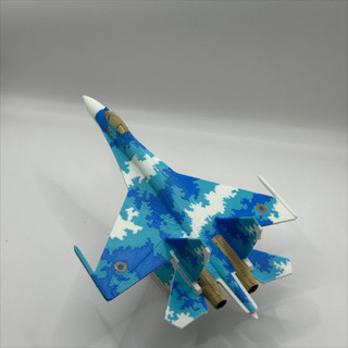 Mô hình kit lắp ráp máy bay chiến đấu Su-27 Flanker