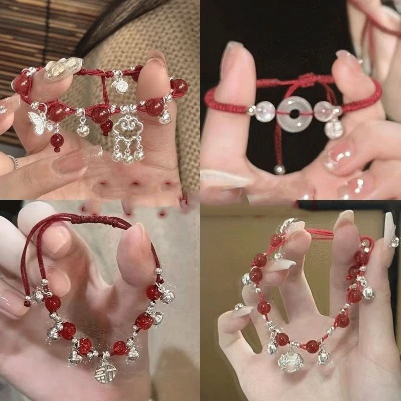 Vòng tay dệt hình đám mây có chuông màu đỏ, phù hợp với năm hoàng đạo, mang lại may mắn