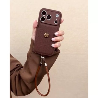 Hoa Camellia Năm Mới Da Đỏ Wrsit Dây Đeo Ốp Lưng Điện Thoại iPhone 17Promax 17Pro 12 13 14 15 16 Pro Max 11 Chống Sốc Bảo Vệ Toàn Diện Nữ Vỏ Điện Thoại Di Động