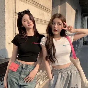 Áo thun ngắn tay nữ vai trang trọng Thiết kế ngắn Niche Slimer Look Crop Top