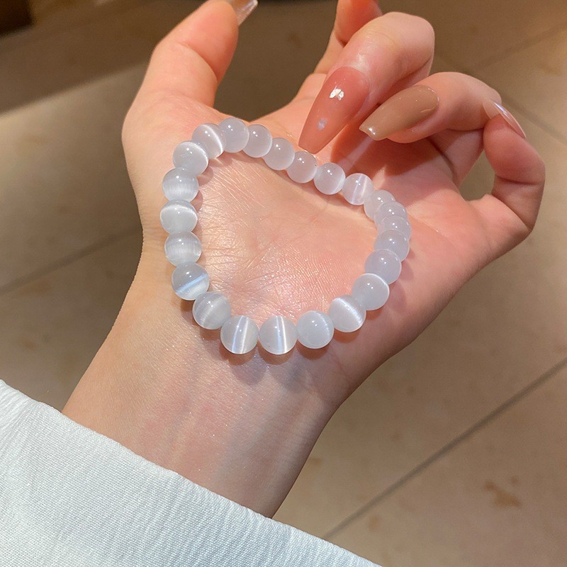 Vòng tay đính cườm ngọc trai nhân tạo - Phong cách đơn giản để làm đẹp cho tay