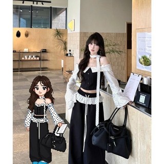 Bộ Thời Trang Summer Phong Cách Hàn Quốc: Áo Ren Một Vai và Quần Ống Rộng Chấm Bi