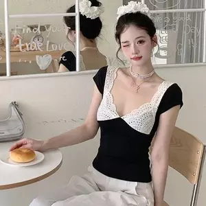 Áo thun khâu viền ren đen phong cách Hàn Quốc dành cho nữ Mùa hè Phong cách mới Slim-fit Slimmer Look Pure Desire Style Short Beauti