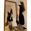 Mùa hè Retro Pháp Đen Không Tay Váy Đen Nhỏ Pure Desire Xếp Ly Bánh Ngắn Chữ A Váy Eo hẹp Ôm Hơn Nhìn Nhẹ nhàng Tính Khí Váy Hẹn Hò