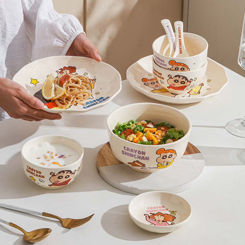 Bộ Đồ Ăn Sứ Shin Siêu Dễ Thương - Bát Cơm, Đĩa Ăn, Thìa, Bát Súp, Phù Hợp Trẻ Em Và Gia Đình"