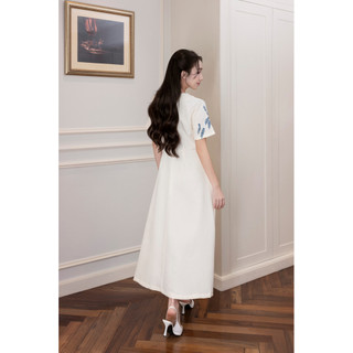 SWANLAKE | Váy Đầm Nữ Suông Cổ Tròn Vải Lụa Dày Thêu Hoa Nhấn Eo Tay Ngắn Sang Trọng Đi Tiệc D13038