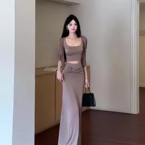Màu cà phê Pure Desire Ba mảnh Áo crop Top ngắn mùa hè dành cho nữ + Áo Cardigan + Váy dài hông xoắn Váy hẹn hò