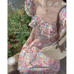 Váy ôm eo đi biển với tay áo rung nhỏ và váy dài in hoa