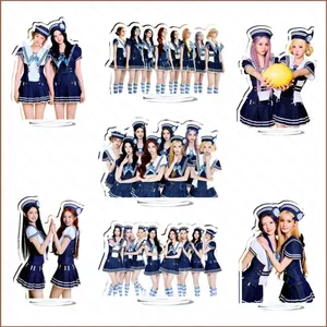SQ11 Hearts2Hearts JIWOO Tấm Đứng Acrylic Ký Hiệu CARMEN Để Bàn Trang Trí Trang Trí