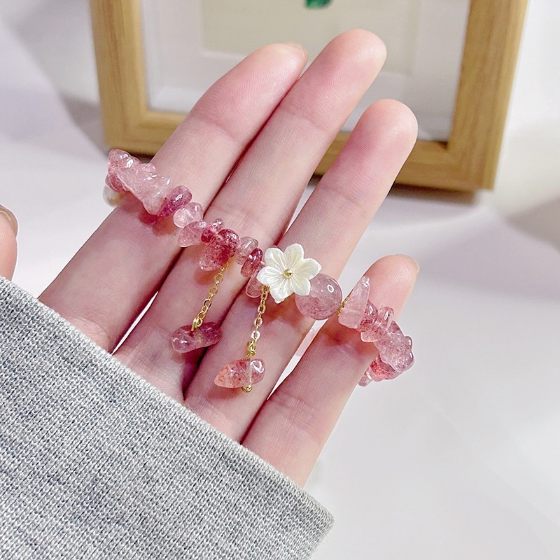 Vòng tay hoa pha lê dâu tây tự nhiên màu hồng phong cách Hàn Quốc