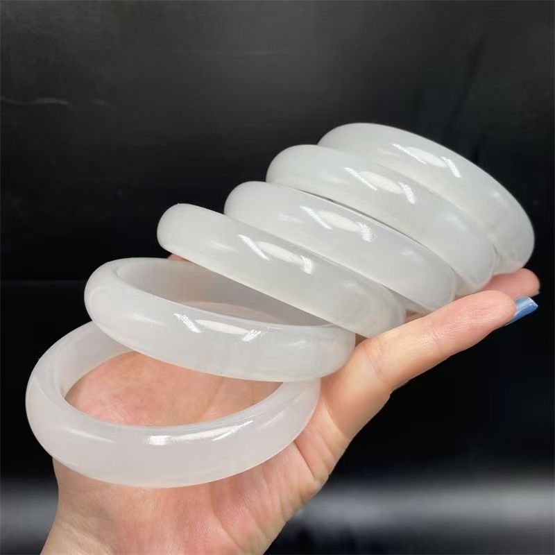 Vòng tay ánh trăng trắng bằng đá mắt mèo tự nhiên