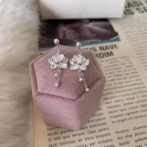 Mới Trung Quốc Retro Bông Tai Sen Chảy Nữ Xuân Hè 2026 Cao Cấp Cảm Giác Thoáng Mát Cảm Giác Tất Cả Trận Đấu Đi Lại Bông Tai