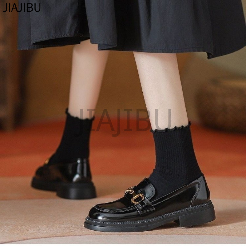Size 35-43 Giày Lười Đế Dày Mũi Tròn Chống Trượt Kiểu Dáng Sinh Viên Anh Quốc Khóa Kim Loại Thông Thường Cỡ Lớn Màu Đen Dành Cho Nữ 42 Korean Fashion Retro Lolita Matte/glossy Platform Mary Jane Small Leather Shoes Giày Bệt Cosplay Đồng Phục JK Nhật Bản