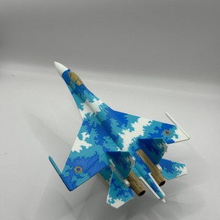 Mô hình kit lắp ráp máy bay chiến đấu Su-27 Flanker