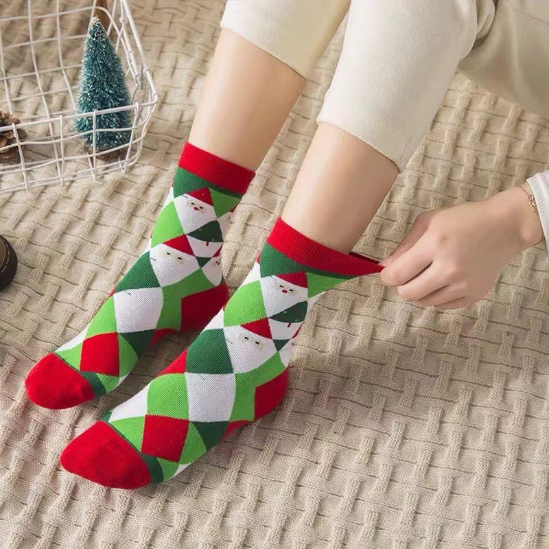 Cây Giáng Sinh Tuyết Nai Sừng Tấm - Trang Trí Mùa Lễ Với Chất Liệu Mềm Mại
