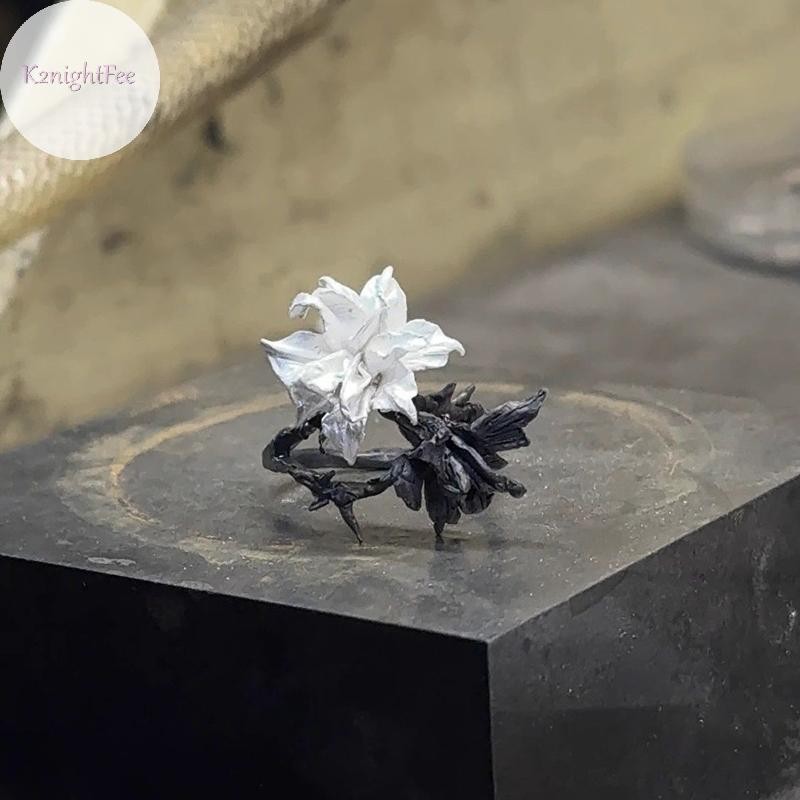 Nhẫn Mandala Hoa Đen Trắng Tinh Tế Cho Nữ Phong Cách Kim Loại Punk - Phụ Kiện Thời Trang