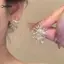 KUZHEN Hợp Thời Trang Lấp Lánh Bông Tuyết Bông Tai Nữ Tinh Tế Sáng Bóng Zircon Giả Ngọc Trai Pháo Hoa Bông Tai Tiệc Giáng Sinh Trang Sức Quà Tặng HOT