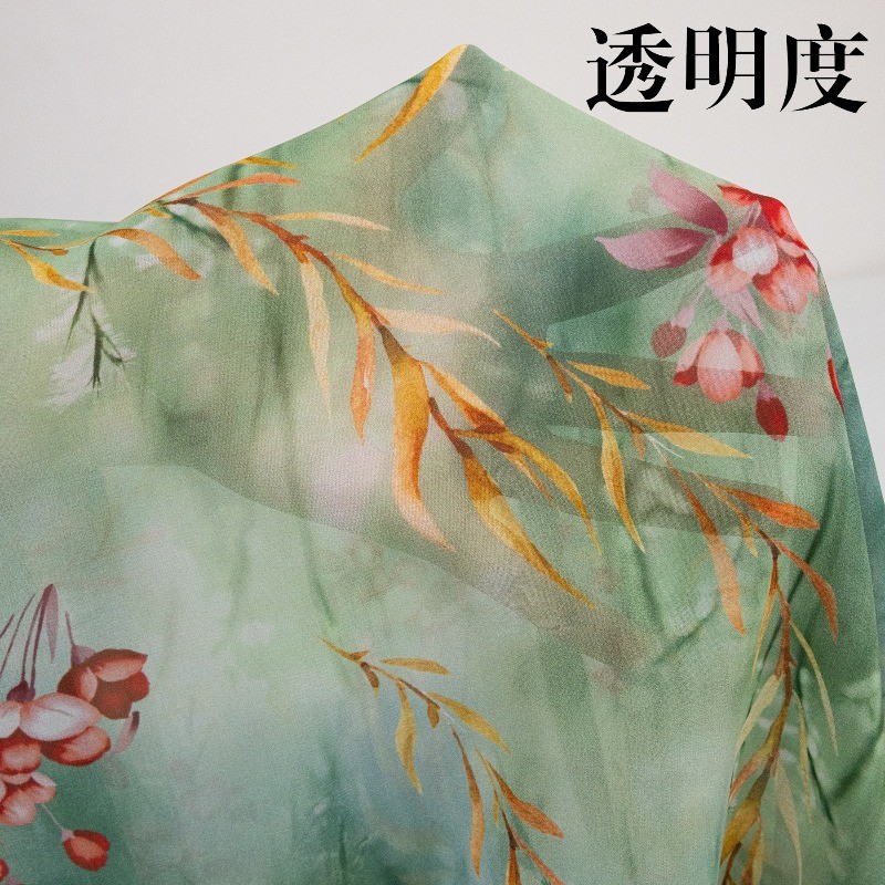 Mẫu váy voan georgette mùa hè từ vải lụa mỏng, phù hợp cho các chuyến đi biển