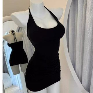 Đầm dây Niche kiểu Pháp có đệm ngực, thiết kế slim-fit, phong cách sang trọng