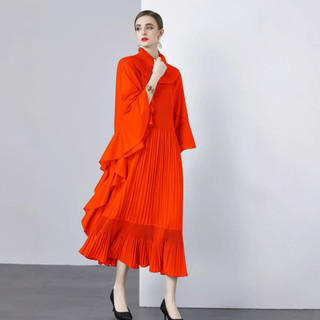 Đầm Miyake nửa cổ rùa tay búp bê, thiết kế xếp ly sang trọng và thanh lịch, form ômbody