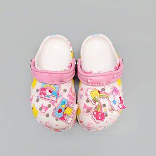 Dép sục nhựa trẻ em chủ đề friends & kitty pastes, sục nhựa đúc tặng kèm charm sticker trang trí