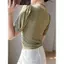 Áo thun cổ vuông dành cho nữ Áo ngắn tay Slim-Fit Thiết kế xương cá Cảm giác xếp li mỏng hơn trông cổ thấp gợi cảm