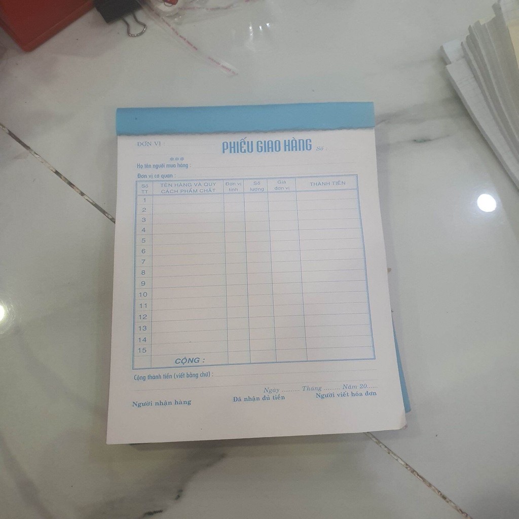 Phiếu giao hàng 16x20 (1 cuốn) gồm 100 tờ, chất lượng cao, thuận tiện cho kinh doanh.