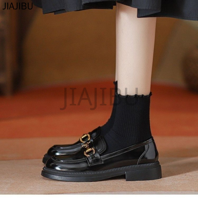 Size 35-43 Giày Lười Đế Dày Mũi Tròn Chống Trượt Kiểu Dáng Sinh Viên Anh Quốc Khóa Kim Loại Thông Thường Cỡ Lớn Màu Đen Dành Cho Nữ 42 Korean Fashion Retro Lolita Matte/glossy Platform Mary Jane Small Leather Shoes Giày Bệt Cosplay Đồng Phục JK Nhật Bản