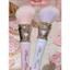 cọ tán má hồng cọ má hồng kem cọ má hồng Flower Knows Bonnie Garden Dot Color Brush Sản phẩm mới Đầu xiên Bột giữ chắc chắn Bàn chải má hồng chính xác Ứng dụng chấm mặt Nữ Hàng có sẵn