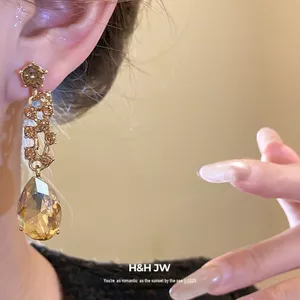 Kim Cương Hình Chữ V Hoa Bông Tai Bộ Vòng Cổ Phong Cách Cung Điện Retro Xương Đòn Dây Chuyền Ánh Sáng Sang Trọng Cao Cấp Vòng Cổ Nữ 2026-6-11