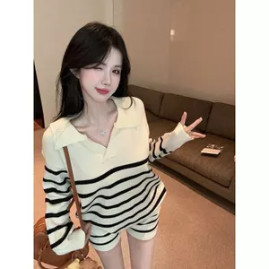 Lười Phong Cách Thường Ngày Hai Mảnh Phù Hợp Với Nữ Mùa Thu Đông Phong Cách Mới Rời Đơn Giản Rời Top Quần Short Sọc Độc Đáo