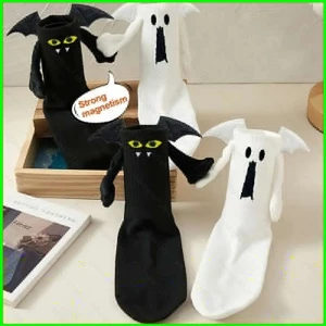 Vớ đen trắng Halloween hình đầu lâu nam châm - Quà tặng độc đáo cho cặp đôi