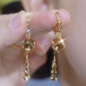 Ánh Sáng Sang Trọng Cao Cấp Cảm Giác Zircon Bông Tai Nữ 2024 Niche Thiết Kế Cảm Thấy Tính Khí Bông Tai Tua Rua Dài 6.18