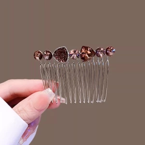 Kẹp tóc pha lê tinh tế, phù hợp tạo kiểu tóc hiện đại