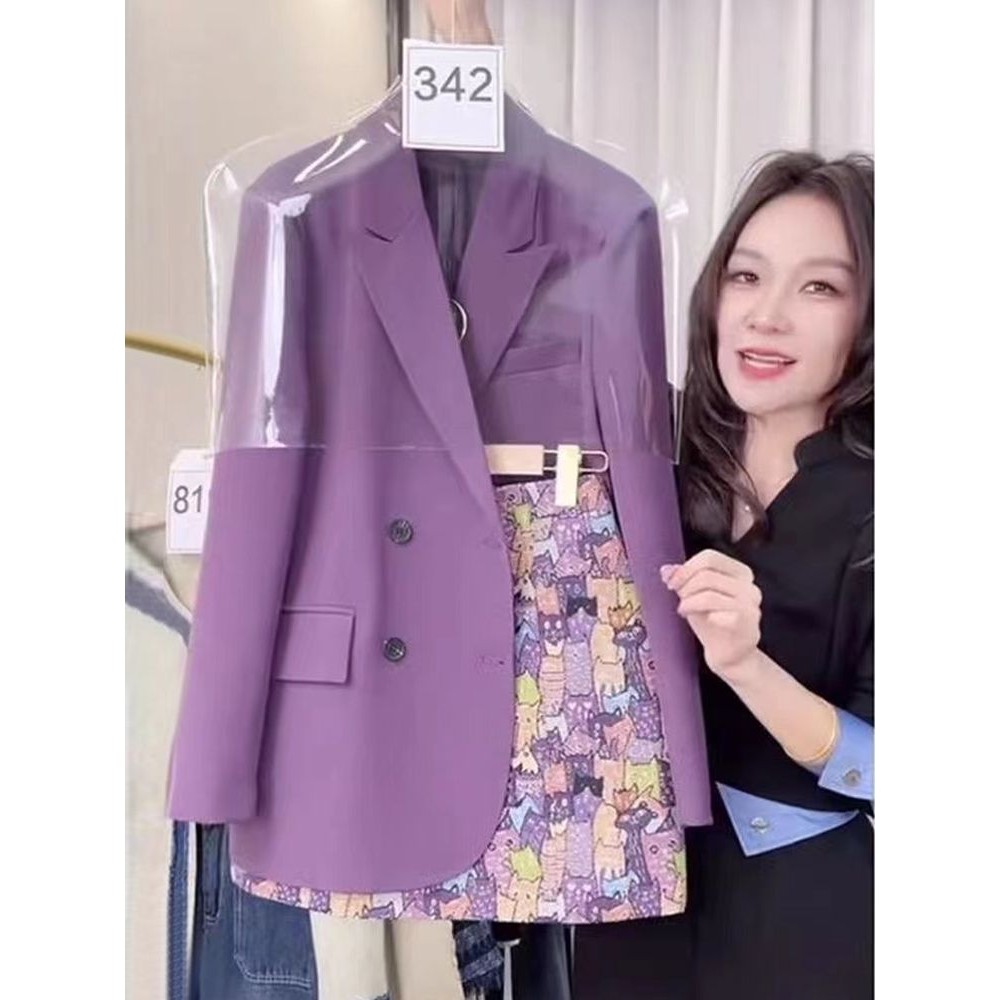 Bộ công sở nữ màu tím gồm áo blazer và váy hoa dài tay