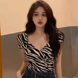 Áo thun ngắn tay họa tiết ngựa vằn cổ điển dành cho nữ Mùa hè Phong cách mới Gợi cảm cổ chữ v cổ Slim-Fit sang trọng nhỏ