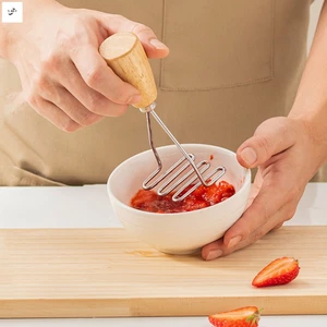 Máy Cơm Khoai Tây Inox Có Tay Cầm Bằng Gỗ Đứng Để Nghiền Khoai Tây Ngọt Thức Ăn Cho Bé Puree