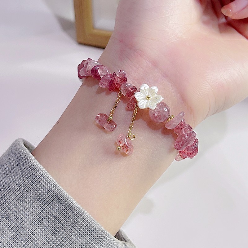 Vòng tay hoa pha lê dâu tây tự nhiên màu hồng phong cách Hàn Quốc