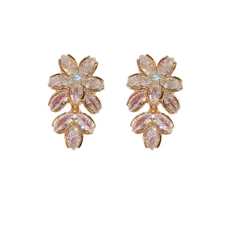 Bông tai hoa zircon s925 tinh tế, ánh sáng sang trọng phù hợp mọi dịp