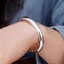 Vòng tròn trơn mịn thời trang đơn giản cổ điển thích hợp cá tính Vòng tay đóng cao cấp đa năng