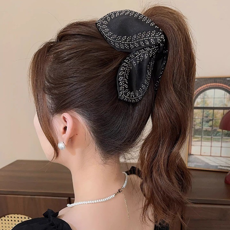 Кẹp Tai Cá Mập Thiết Kế Tam Giác Đen Lúa Mì, Phong Cách Sang Trọng và Thời Trang