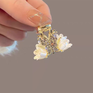 Kẹp tóc nhỏ bướm ngọt ngào với kim cương giả - Phong cách thanh lịch và thời thượng