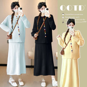 Bộ đồ bà bầu thu đông gồm áo len dệt kim màu sắc thời trang và váy hai mảnh