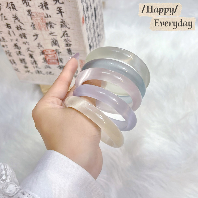 Vòng tay đá mắt mèo trong suốt tinh tế và đa năng