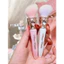 cọ tán má hồng cọ má hồng kem cọ má hồng Flower Knows Bonnie Garden Dot Color Brush Sản phẩm mới Đầu xiên Bột giữ chắc chắn Bàn chải má hồng chính xác Ứng dụng chấm mặt Nữ Hàng có sẵn