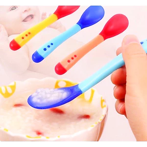 Muỗng tập ăn cho bé, Thìa ăn dặm báo nóng giúp bé ăn ngon miệng