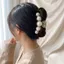 Móng vuốt tóc ngọc trai PYCOU, Kẹp móng vuốt tóc hàm cong trang trí ngọc trai, Bản lề lò xo cỡ lớn thời trang Kẹp tóc bóng tạo kiểu hàng ngày
