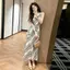 Thiết kế độc đáo Váy sọc trắng Niche mùa hè Phong cách mới Ánh sáng sang trọng Phong cách phương Tây Váy ôm hơn