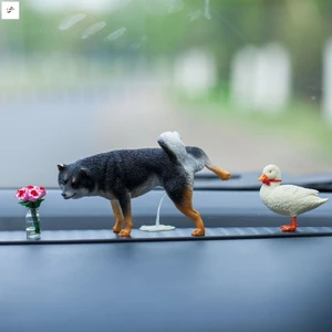 Trang trí xe Shiba Inu - Trang trí nội thất chó con đi tiểu sáng tạo cho ô tô
